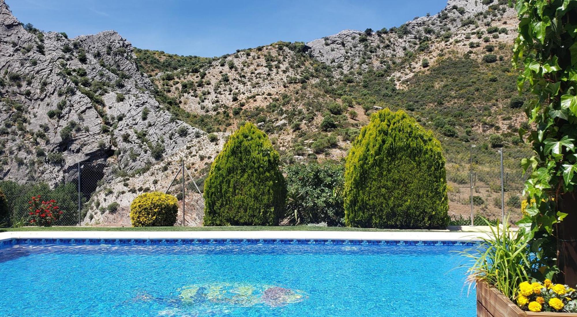 Casitas Cueva Del Gato Сasa de vacaciones *