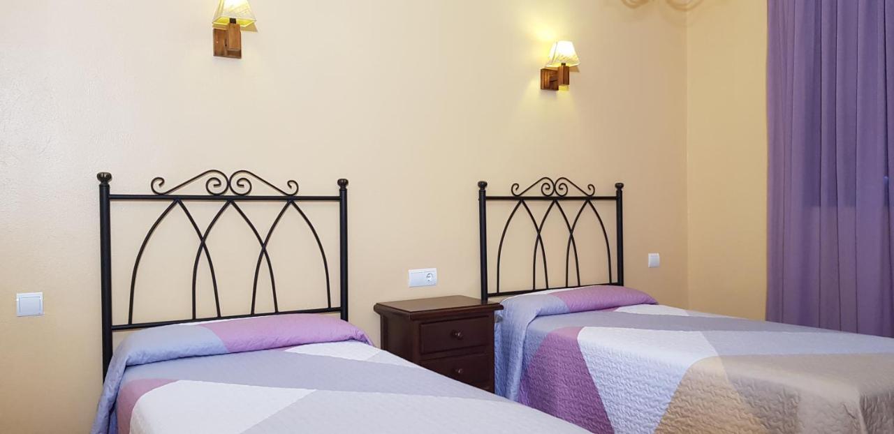 Casitas Cueva Del Gato Holiday home Benaojan
