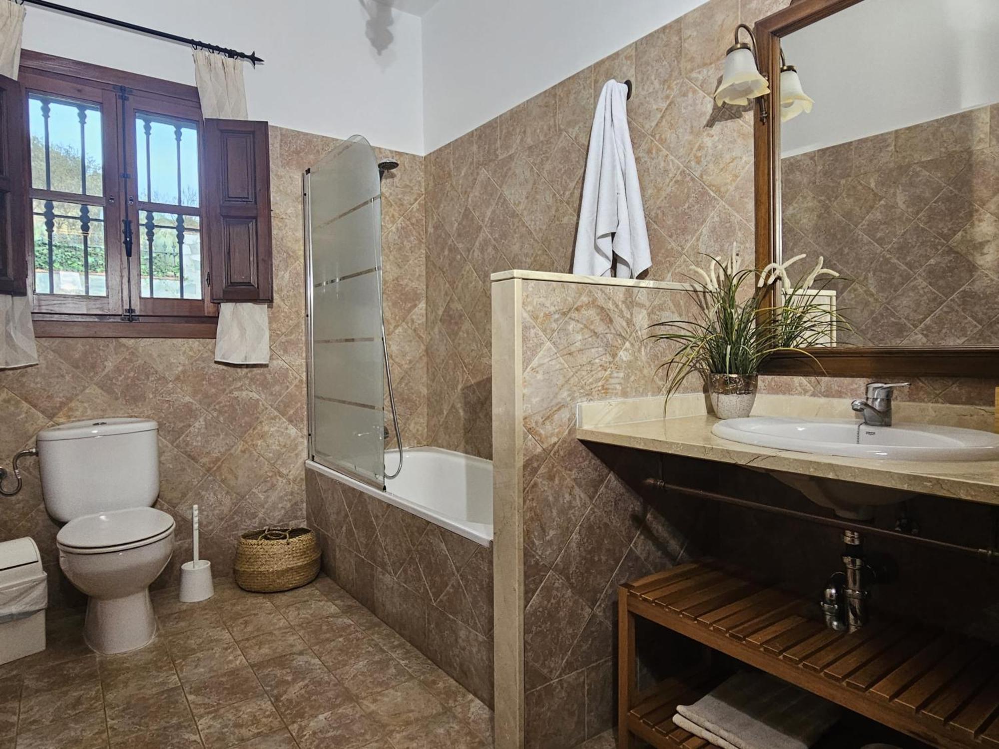 Casitas Cueva Del Gato Holiday home Benaojan